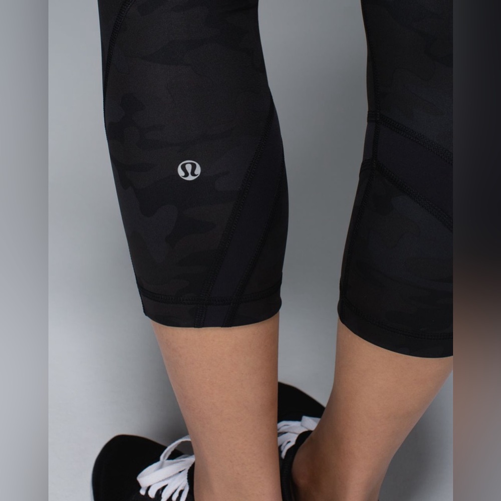 Lululemon Run: Inspire Crop II *All Luxtreme in Savasana Camo Black | SZ 2